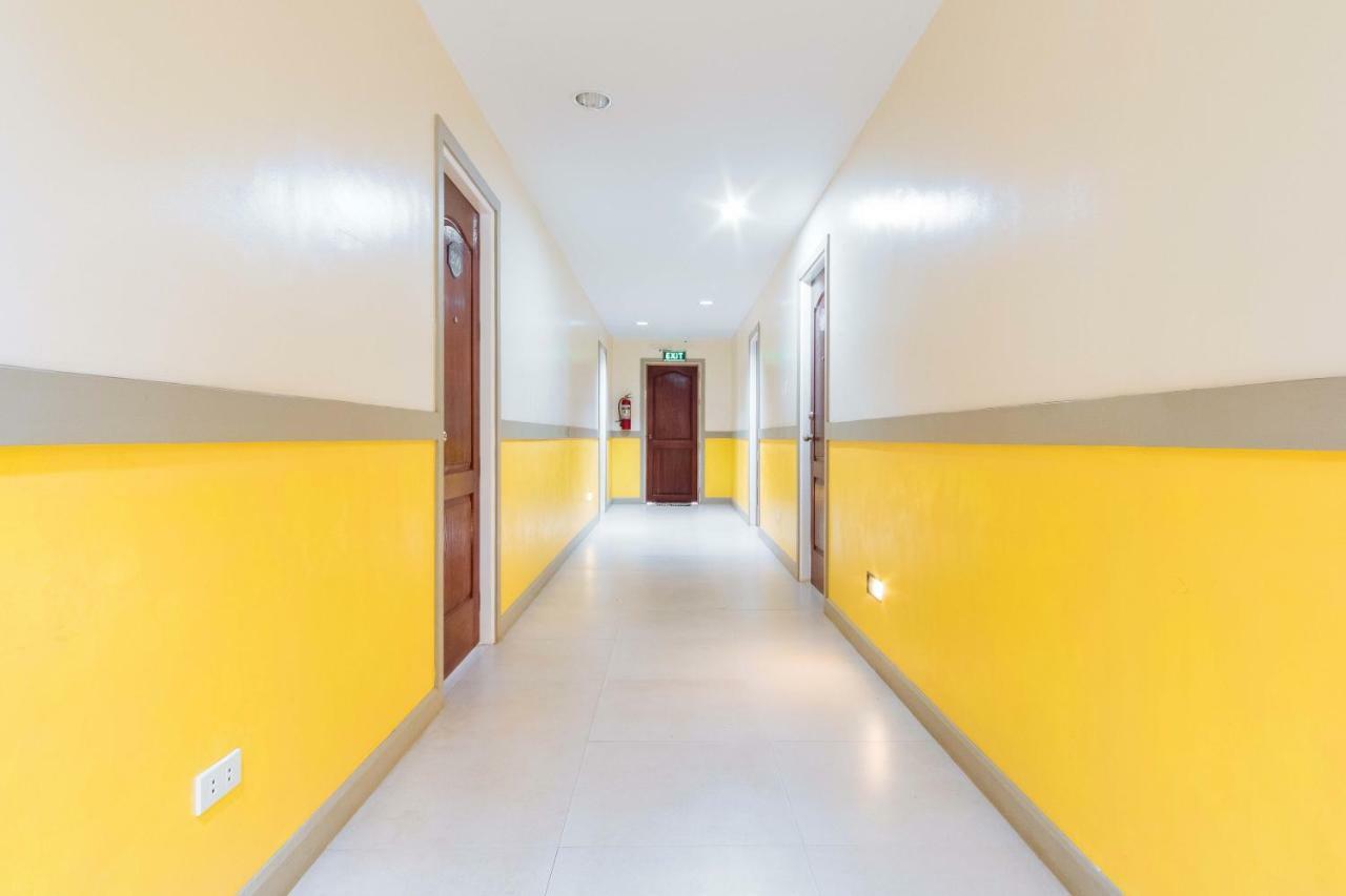 Hotel Reddoorz Premium @ Gabinete Road Palawan à Puerto Princesa Extérieur photo